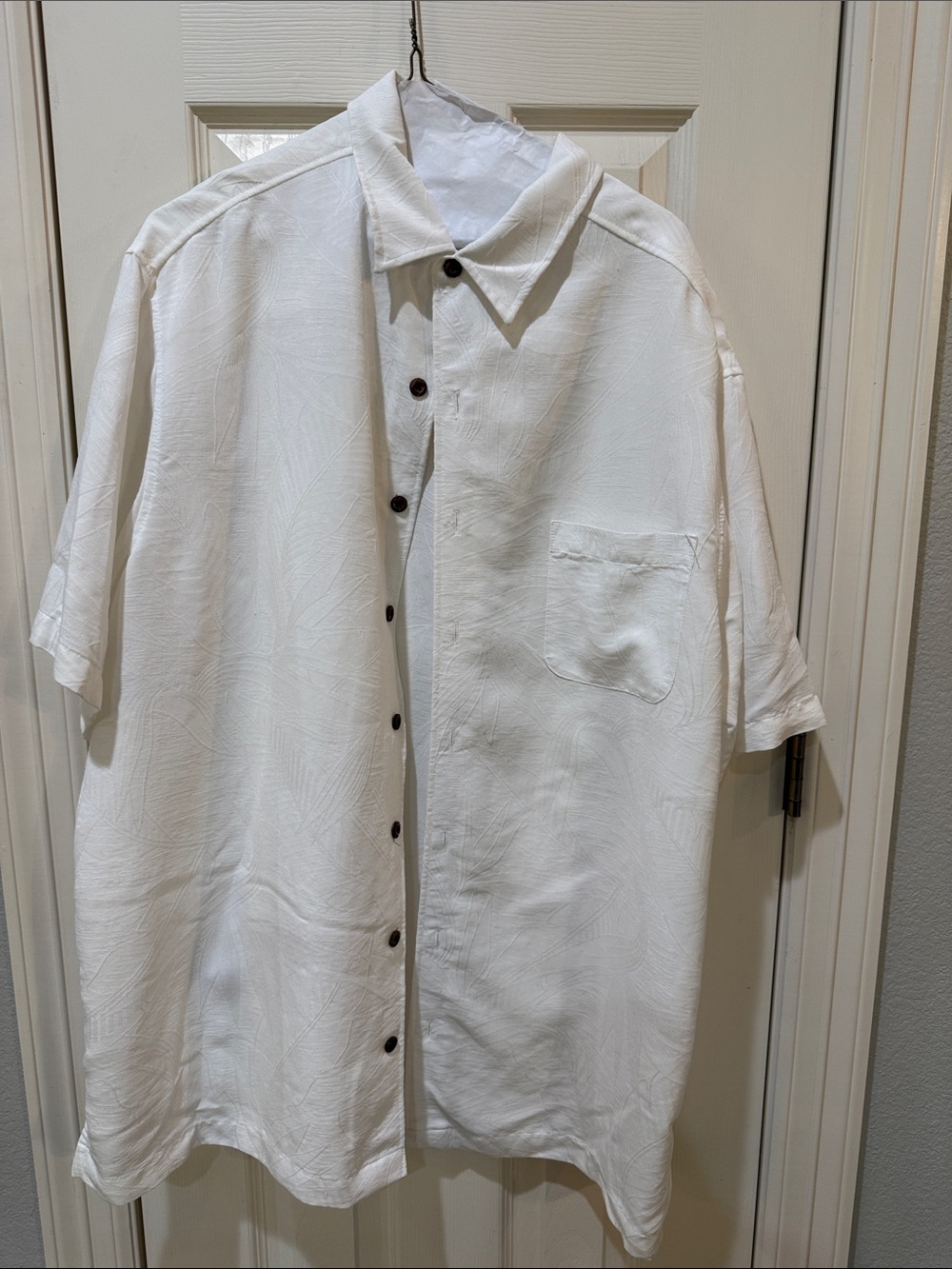 Caribbean White Men's Short-Sleeve Button-Down Shirt